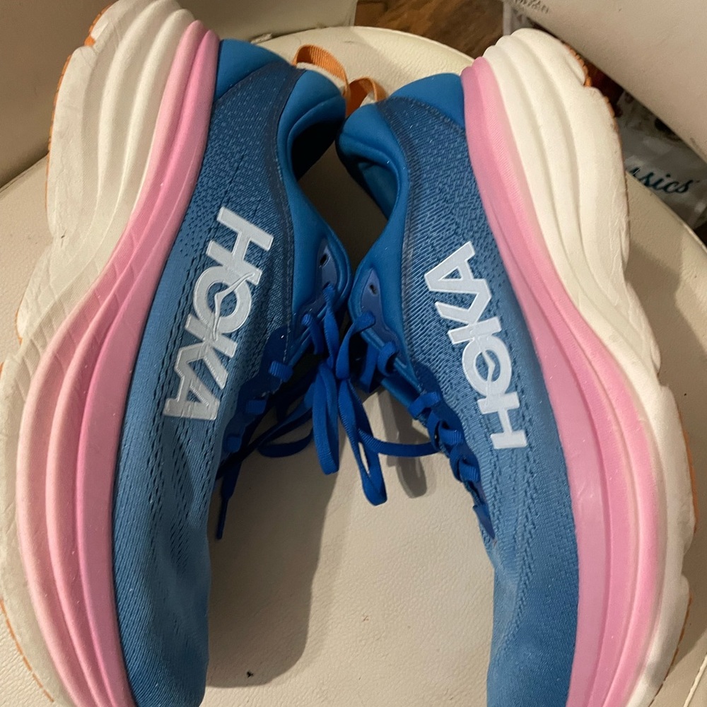 Hoka woman Bondi 8 size 12D - Picture 2 of 14